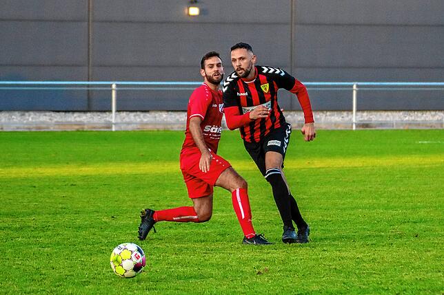Bild 30: TuS Kleines Wiesental sichert sich ein 2:2 beim Tabellenführer FSV Rheinfelden II &ndash; wird haben die Bilder!