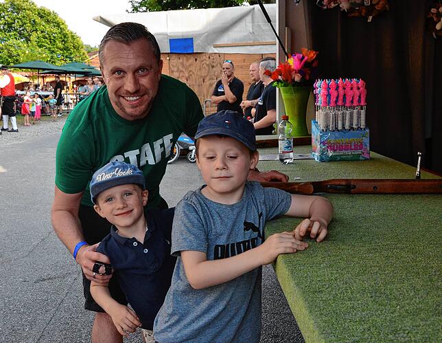 Bild 10: Beim Bermatinger Weinfest wird auch am Samstag gefeiert! Wir haben die besten Bilder – Teil 1