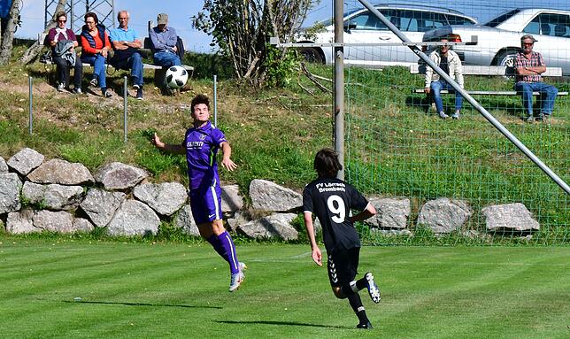 Bild 5: SV Buch besiegt den FV Lörrach-Brombach II mit 3:0 &ndash; und wir haben Bilder!