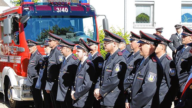 Zur Fahrzeugsegnung waren die Wehrmänner der Abteilung Worndorf angetreten.