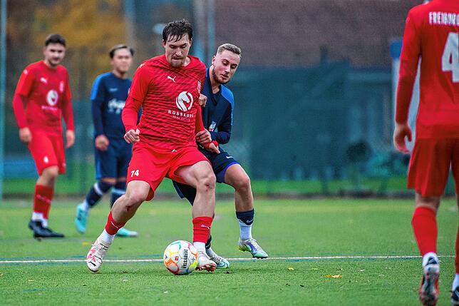 Bild 13: VfB Waldshut muss sich mit 2:2 gegen die U23 des Freiburger FC begnügen &ndash; und wir haben Bilder!