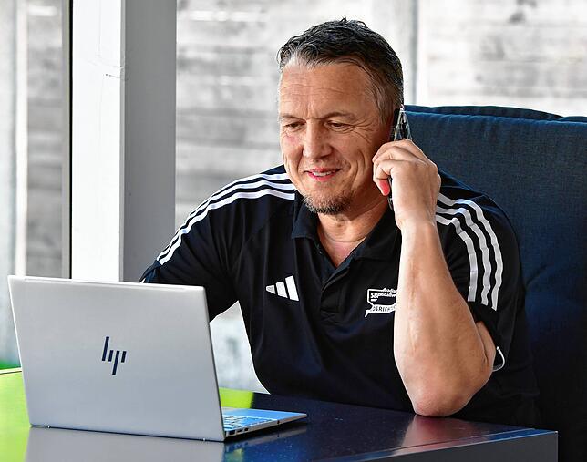 Vielfältig: Ralf Brombacher aus Kandern koordiniert die Arbeit des Verbands-Schiedsrichterausschusses im Südbadischen Fußballverband mit ...