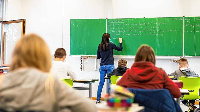 68 Prozent der Eltern sind mit der Schulpolitik im Umfeld der Coronakrise unzufrieden. Das ergab der &bdquo;BaWü-Check&ldquo;, eine ...