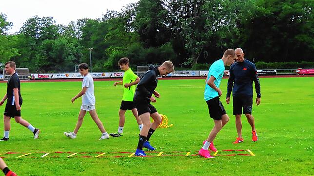 Ruwen Faller musste die jungen Kicker im Frankenmattstadion nicht motivieren, sie waren begeistert bei der Sache und zeigten, was sie ...