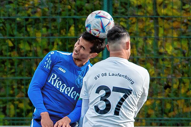 Bild 26: SV 08 Laufenburg muss sich mit 1:1 gegen SV Endingen begnügen &ndash; und wir haben Bilder!
