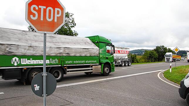 Für den Abschnitt der Bundesstraße&nbsp;311 zwischen Meßkirch und Mengen &ndash; hier die Einmündung aus Richtung Ringgenbach &ndash; ...