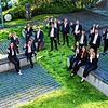 Auszubildende und DHBW-Studenten der Sparkasse Hochrhein des Jahrgangs 2022 mit dem Ausbildungsverantwortlichen Johannes Maljuta (rechts ...