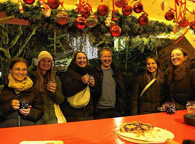 Bild 22: Hincooker auf dem Weihnachtsmarkt: Weihnachtsmann, Taschengeld vom Franz und 2000 Euro Spenden