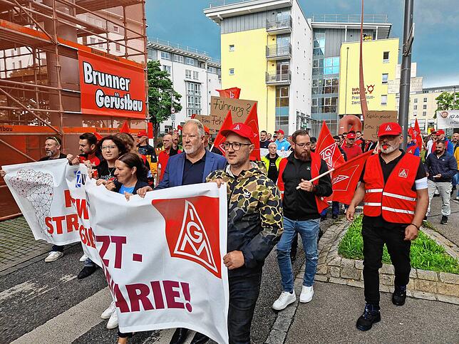Bild 5: Protest bei ZF Friedrichshafen: So kämpfen die Mitarbeiter gegen den drohenden Stellenabbau