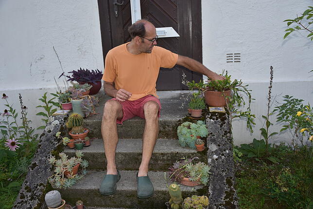 Nicht nur einheimische Pflanzen finden eine Heimat im Garten. Auch eine kleine Kakteensammlung wird von Matthias Schenkl gepflegt.