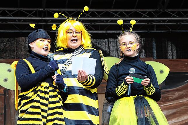 Bild 1: Das Bühnenspiel eroberte nicht nur die Bonndorfer Narrenherzen. Wir haben die Bilder!