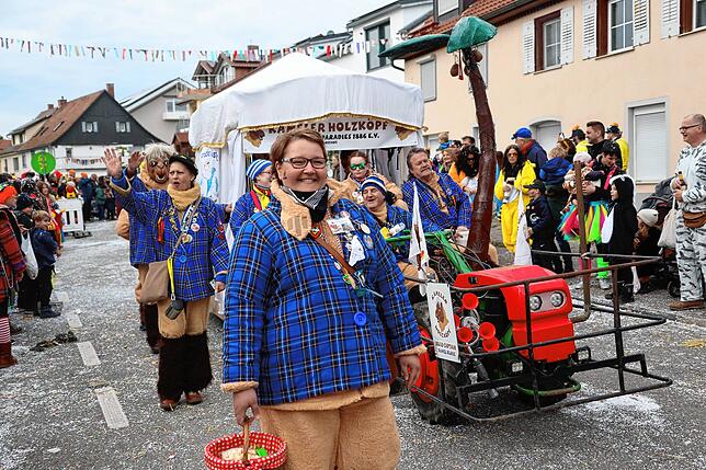 Bild 29: So bunt war der große Umzug beim Seenarrentreffen in Allensbach 2024 &ndash; Teil 2