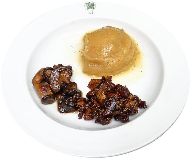 Sorbet mit Whiskey, Pilz und Feigen, darf sich gern am Knoblauch reiben.