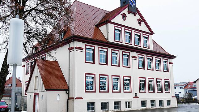 Das alte Realschulgebäude steht unter Denkmalschutz, weswegen sämtliche Baumaßnahmen mit dem Denkmalamt abzustimmen sind.