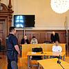 Die beiden Angeklagten mit ihren Verteidigern Wolfgang Burkhardt (hinten) und Rüdiger Mack (vorne)