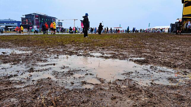 Bild 10: Dauerregen auf dem Southside 2024 - Unsere besten Matsch-Bilder!