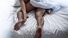 Bild : Mit dem Partner über sexuelle Wünsche reden: Warum Bettgeflüster eine wirklich gute Idee sein kann