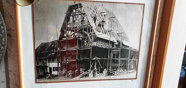 Ein Bild vom Bau des Rathauses zu Beginn des 20. Jahrhunderts.