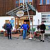 Landwirt Martin Schneble aus Duchtlingen, Thomas Romer vom gleichnamigen Obsthof in Litzelstetten und CDU-Landtagskandidat Levin ...
