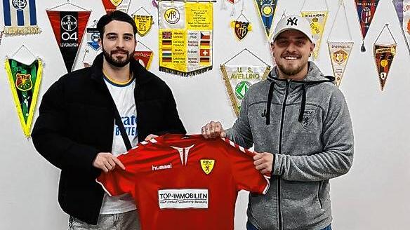 Neu: Alessandro Mastrangelo (links) vom SV Herten spielt nach der Winterpause für den FSV Rheinfelden mit seinem Sportlichen Leiter ...