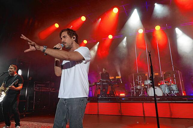 Bild 2: Bilder vom Max-Giesinger-Konzert in Meersburg (1)