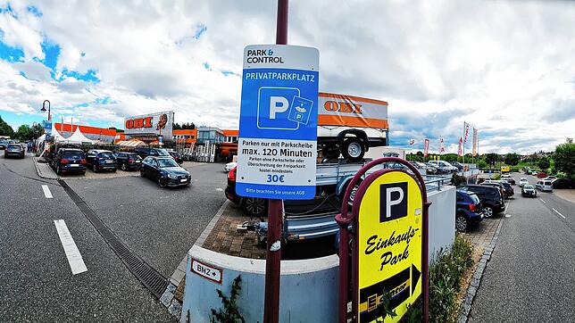 Seit Pfingsten brauchen Kunden des Einkaufszentrums &bdquo;La Piazza&ldquo; in Überlingen eine Parkscheibe. Grund sind zu viele ...