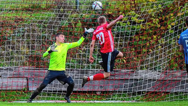 Hattrick in neun Minuten: Timo Schaub traf nach der Pause drei Mal für den SV Hasel und entschied damit das mit 5:2 gewonnene Derby ...