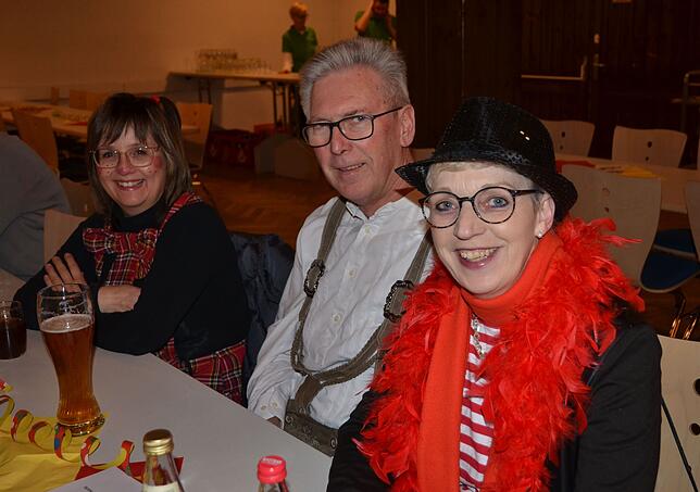 Bild 9: Unvergesslich! So feierte Markdorf den Dreckkübelgschwätz 2025 – Fasnet pur in der Stadthalle!