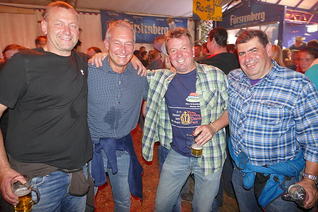 Bild 15: Am Brass-Abend bebt das Mundelfinger Festzelt