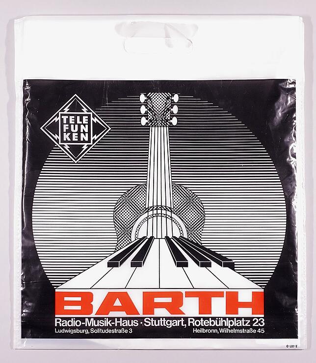 Für Schallplatten hat die klassische Plastiktüte genau die richtige Größe.