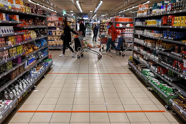 Konsequent, aber nicht bis zum Äußersten: Migros hat in seinen Zürcher Filialen Dubler-Produkte aus dem Sortiment genommen, vertreibt ...