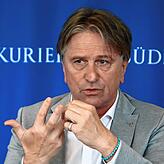 Landesgesundheitsminister Manfred Lucha (Grüne) beim SÜDKURIER-Redaktionsgespräch. Er sieht Baden-Württemberg beim ...