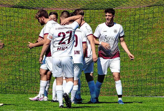 Bild 13: Das torreiche Kellerderby gewinnt der SV Deggenhausertal! Wir waren mit der Kamera dabei!
