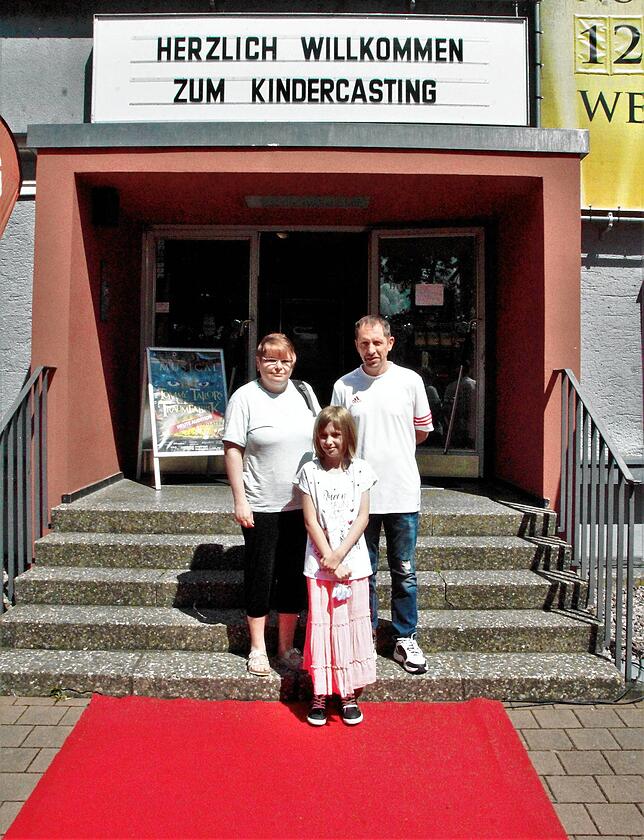 Auch Malin Constroffer (11 Jahre) nahm am Casting teil. Begleitet von ihren Eltern Jeanette und Steffen hatte sie einen tollen Auftritt, ...