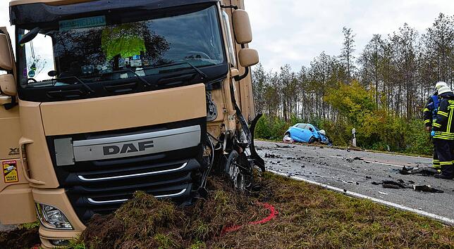 Bei dem Verkehrsunfall auf der B 33 auf Höhe Gehau im Oktober wurde eine Autofahrerin tödlich verletzt.
