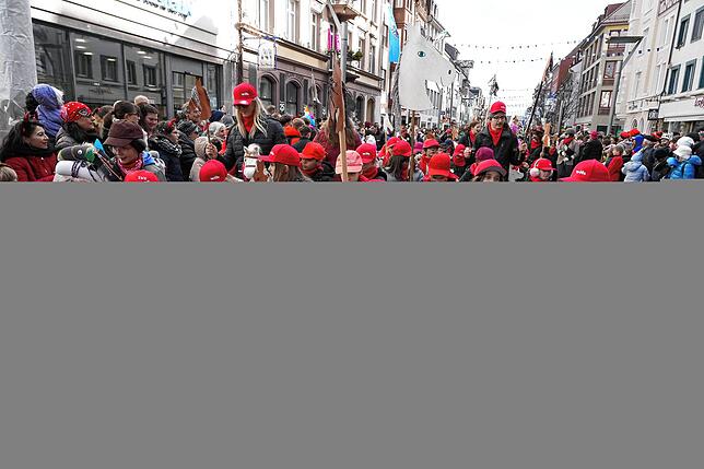 Bild 26: Schmutziger Donnerstag in Donaueschingen: Kinderumzug zieht alle Blicke an – Die Bilder!