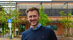 Florian Witt bewirbt sich auf die Gastronomie im Uferpark. Der Hotelbetriebswirt hat diverse Ideen, das Areal zu nutzen. Im Hintergrund, ...