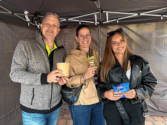 Das Konzept ist aufgegangen: Thomas Herr, Simone Mader und Cinja Schwer (von links) freuen sich über den Erfolg des Sommerkinos.