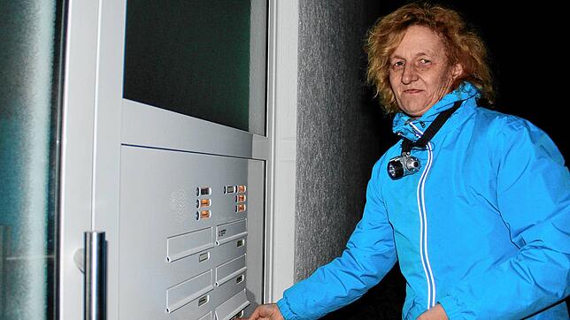 In welchen Briefkasten sie auf ihrer Tour eine Zeitung zu deponieren hat, prägte sich Gabriele Eichin schnell ein.