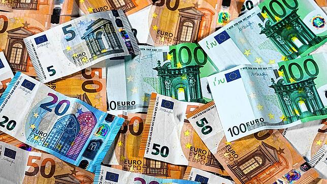 Pro Kopf steht die Gemeinde derzeit mit rund 200 Euro in der Kreide. Bis 2024 wird die Pro-Kopf-Verschuldung den Berechnungen zufolge ...
