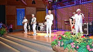 Die Paldauer fühlen sich wohl in Höchenschwand. Beim Auftritt im Kursaal feiern sie musikalisch mit den Fans aus der Region und der ...