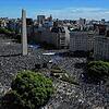 In dieser Luftaufnahme versammeln sich Fans Argentiniens am Obelisk, um den Gewinn der Weltmeisterschaft in Katar 2022 zu feiern.