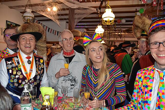 Bild 3: Famose Narrenmesse in Wiechs: Die besten Bilder der Narrentage 2025