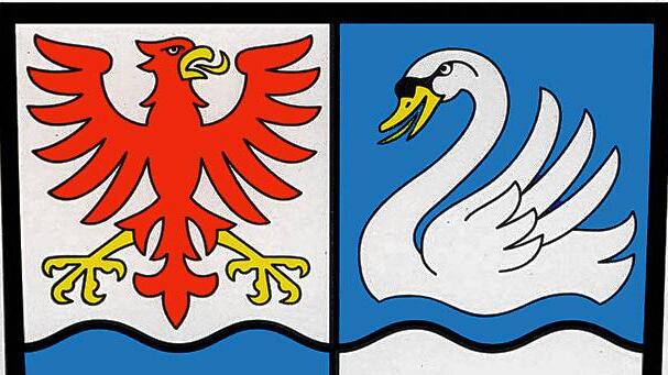 Manche Stadt hat einen Vogel im Wappen, aber die Doppelstadt hat sogar derer zwei: Adler und Schwan. Immerhin eine gewisse Besonderheit, ...