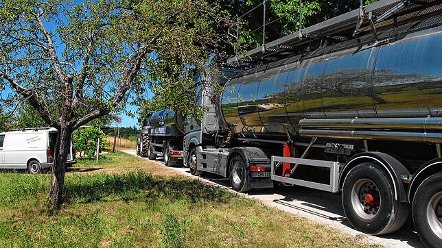 Tankwagen mussten im Juli Wasser nach Schlatt bringen, damit die Versorgung im Hilzinger Ortsteil nicht gefährdet wurde.