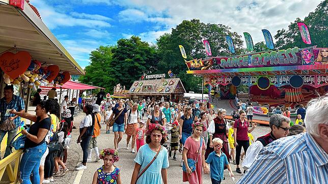 Bild 7: Strahlende Gesichter beim Kinderumzug der 556. Waldshuter Chilbi