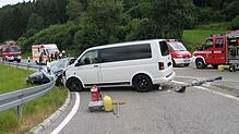 Ein schwerer Unfall mit drei verletzten Personen hat sich zwischen Krauchenwies und Göggingen ereignet.