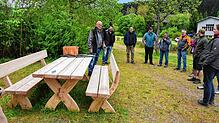Um Platz für eine Grillstelle zu schaffen, soll die Sitzgarnitur am Festplatz versetzt werden. Foto: Stephan Hübner