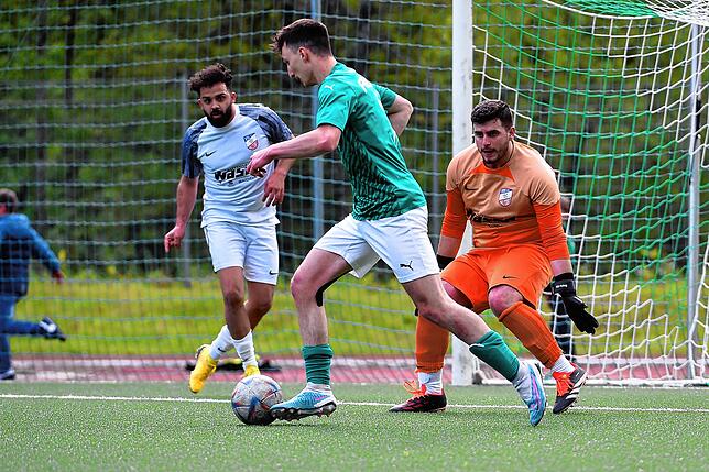 Bild 8: VfB Waldshut unterliegt mit 1:4 beim FC Zell – und wir haben Bilder!