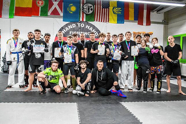 Viel Betrieb im Nahkampfsport-Training beim Irbis Free Fight Club.